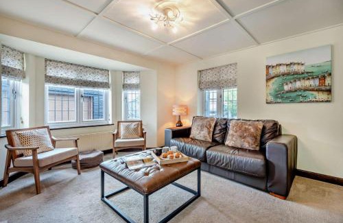 Bournemouth House | Throop House Cottage - Bournemouth