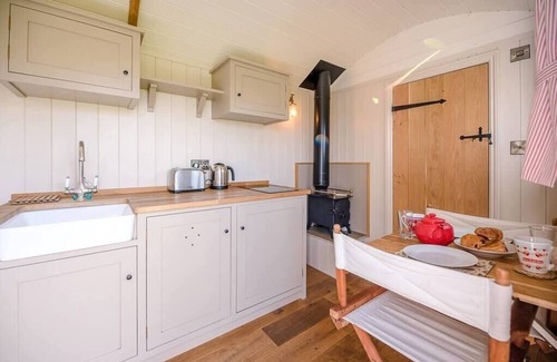 Framlingham Apartment | Thyme Shepherds Hut at Boundary Farm, Framlingham