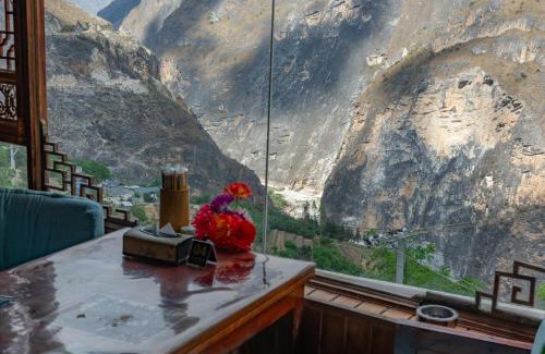 Hutiaoxia House | TIBET Guest house 虎跳峡卓玛客栈