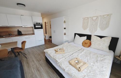 Metzingen Apartment | TiCasa GOLD-Zentral-Outlet-Aufzug-Stylisch-Unique