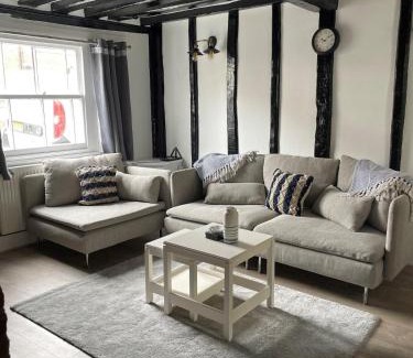 Harwich House | Tidal Walk Cottage by the Sea