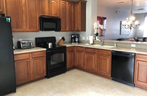 Florida Central Atlantic Coast Cottage | Tideview 20 · Walk TO Convention! Near Universal & Disney