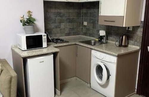 Ash Shumaysani Apartment | Tidy, central cozy apartment!