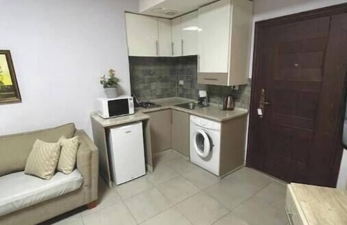 Ash Shumaysani Apartment | Tidy, central cozy apartment!