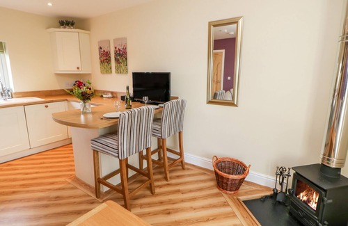 Carlisle Cottage | TIGHT LYNE COTTAGE, pet friendly, with open fire in Longtown