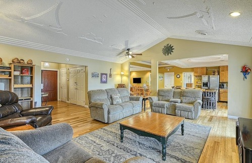 Mineral House | Tiki House, perfect large family getaway!