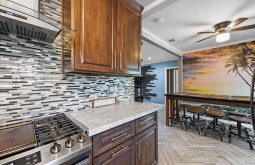 San Bernardino Villa | Tiki Hut Villa