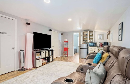 Smyrna House | Tiki Retreat-Hot Tub-Fire Pit