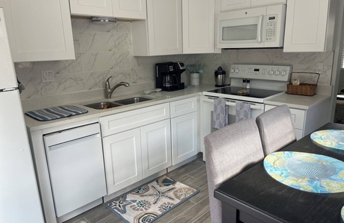 Port Orange House | Tiki Tides - Minutes from the Beach - Private Pool