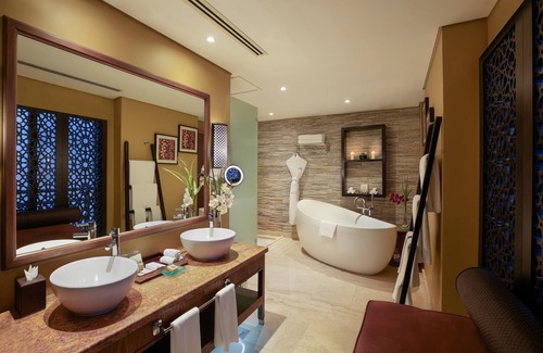 Madinat Zayed Hotel | Tilal Liwa Desert Retreat