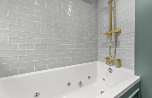 Knaresborough House | Tilly's Cosy Cottage Retreats - Viaduct Cottage