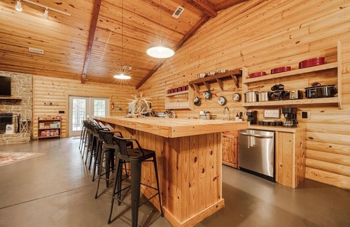 Amity Cabin | Timber Lodge Ranch - Grand Bunk