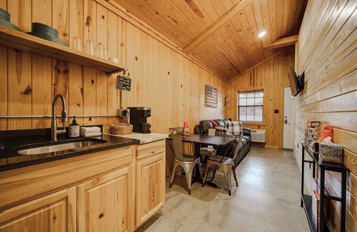 Amity Cabin | Timber Lodge Ranch - Studio 3
