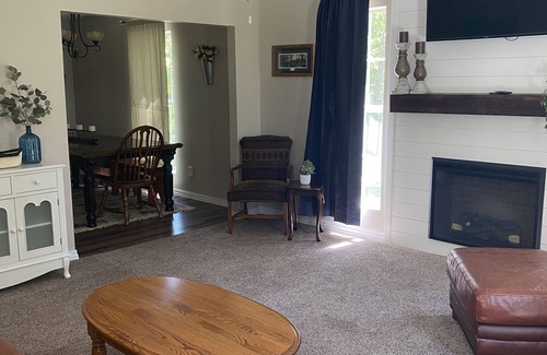 Lebanon House | Timber Pointe located near the Niangua River & Bennett Spring State Park