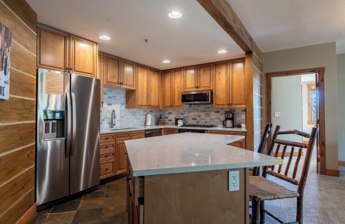 River Run Apartment | Timbers #3075 by Summit County Mountain Retreats