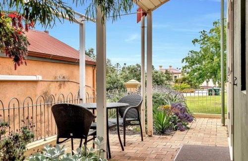 Semaphore House | Time and Tide Beach Cottage on the Esplanade