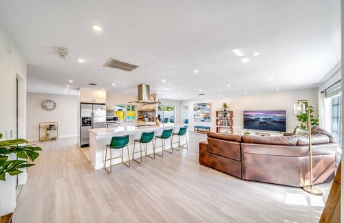Golfview Harbor House | Time for Memories! Tropical Oasis: Golfview Harbor Home (Extended Stays Allowed)