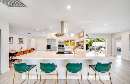 Golfview Harbor House | Time for Memories! Tropical Oasis: Golfview Harbor Home (Extended Stays Allowed)