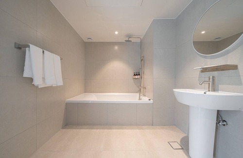 Dong-gu Hotel | Time Terminal Hotel Daejeon 1st by Aank