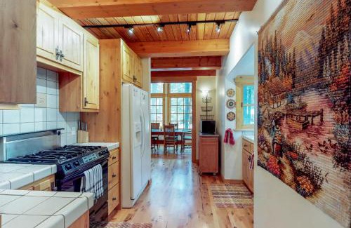 Tahoma House | Timeless in Tahoma