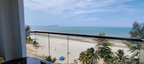 Kuantan Apartment | TIMURBAY KUANTAN -BEACHFRONT PARADISE GETAWAY