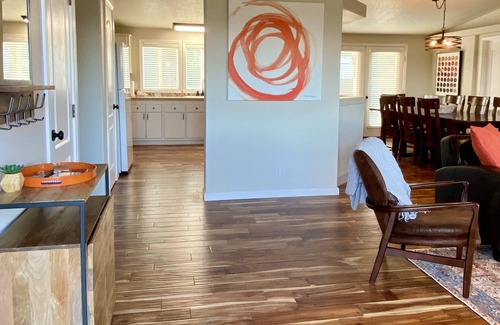 Benton City House | Tinte Red Mountain Retreat: Wine Country home nestled in the vineyards