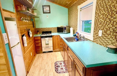 Chazy Cabin | Tiny Glamping Experience with AC and access to Lake Champlain