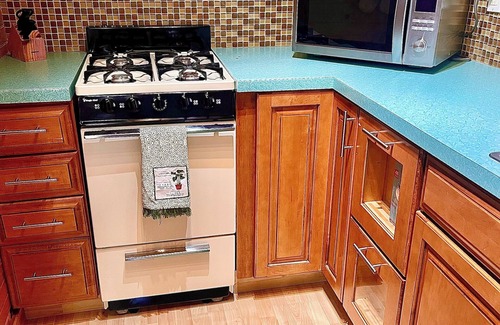 Chazy Cabin | Tiny Glamping Experience with AC and access to Lake Champlain