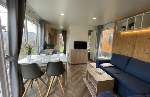 Riedenburg House | Tiny Haus Flussblick by Interhome