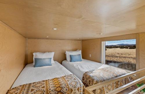 Flagstaff House | Tiny home near Grand Canyon sleeps 5, epic views!