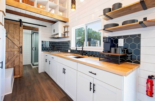 Lupton City Apartment | Tiny Home on the Edge of a Mountain with Private Hot Tub