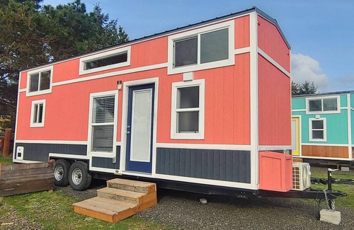 Copalis Beach Cottage | Tiny home Village