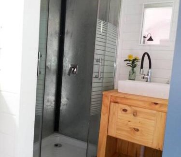 Golondrinas Apartment | Tiny House a metros del Lago Nahuel Huapi para 2 personas