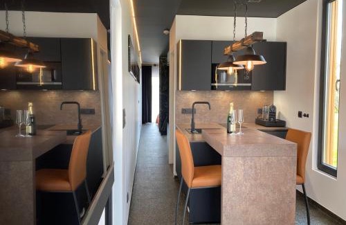 Buellingen Apartment | Tiny House - Luxury Cottage