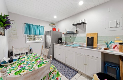 Southwest House | Tiny Retreat in Great Location