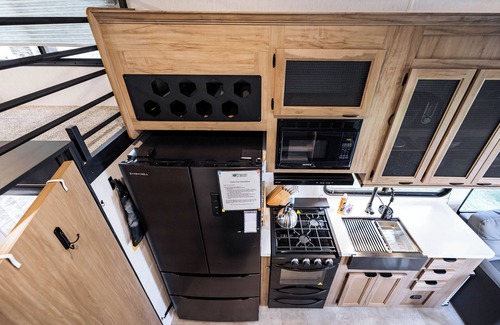 Nevis House | Tiny RV Escape with Stunning Lake Views, AC, WiFi