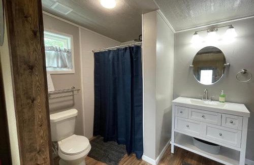 Eastland House | Tiny Town Fish Relax Mockingbyrd on Lake Eastland by Vacation Your Way