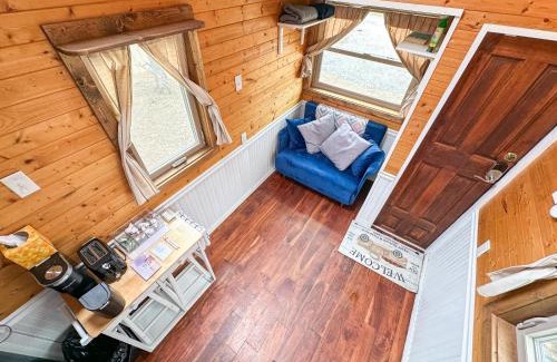 Eastland House | Tiny Town Fishing Hut Egrets Escape on Lake Eastland by Vacation Your Way