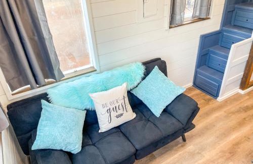 Eastland House | Tiny Town Fishing Relax Wyld Byrd on Lake Eastland by Vacation Your Way