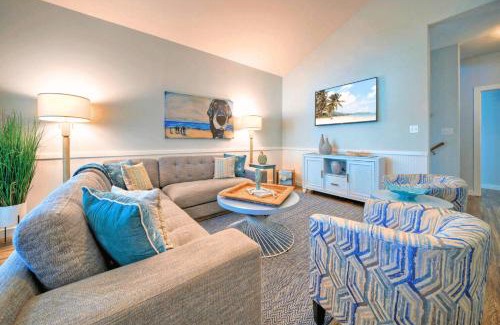 Port Aransas House | Tipsy Starfish by AvantStay Resort PoolBy Beach
