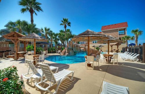 Port Aransas House | Tipsy Starfish by AvantStay Resort PoolBy Beach