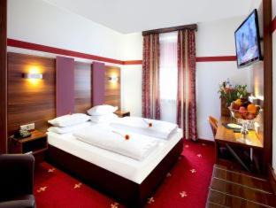 Mitte Hotel | TIPTOP Hotel Burgschmiet Garni