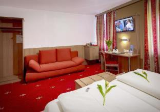 Mitte Hotel | TIPTOP Hotel Burgschmiet Garni