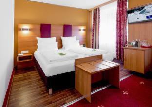 Mitte Hotel | TIPTOP Hotel Burgschmiet Garni
