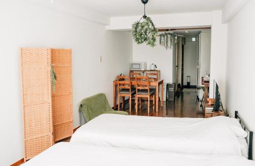 Odawara Apartment | Tipy records inn room