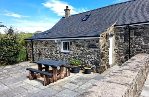 Garn Fadryn House | Tir Eironwy