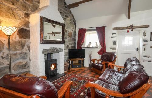 Garn Fadryn House | Tir Eironwy