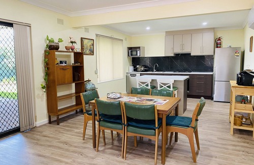 Novar Gardens House | TJ’s Retro Retreat between Glenelg and CBD