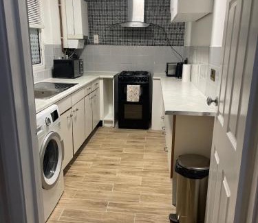Tilbury Apartment | Tms3bdr!Tilbury!FreeParking!