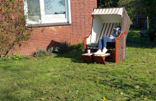 Jemgum House | To get my head clear! Cozy cottage in Ditzum, large garden, dogs ok!